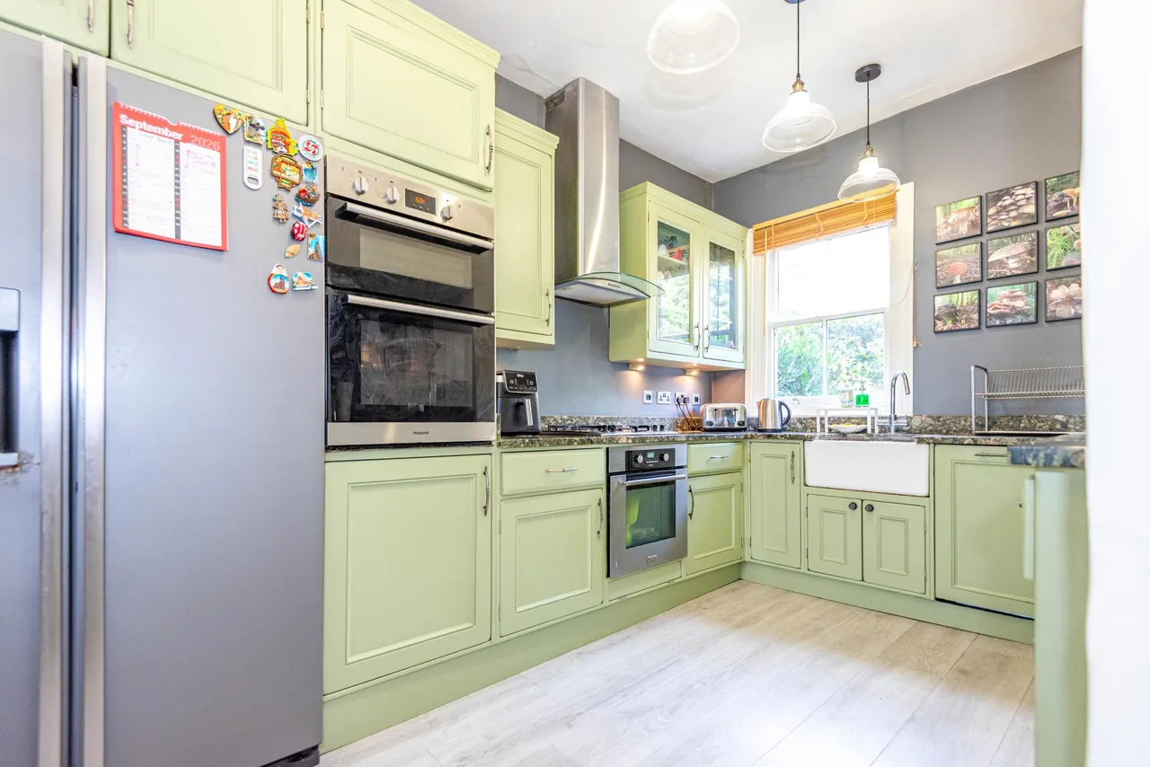 High Road, Wormley, EN10, photo 5