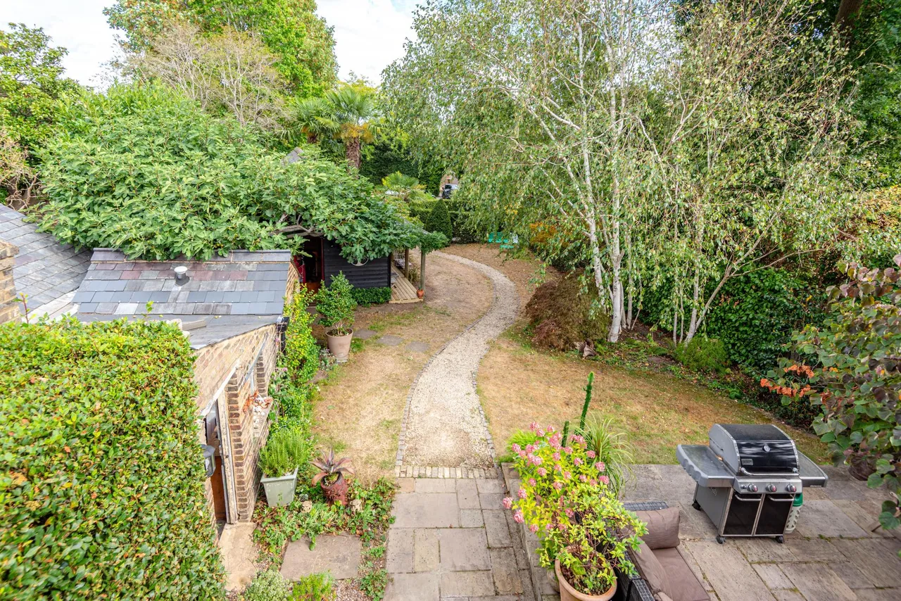 High Road, Wormley, EN10, photo 14