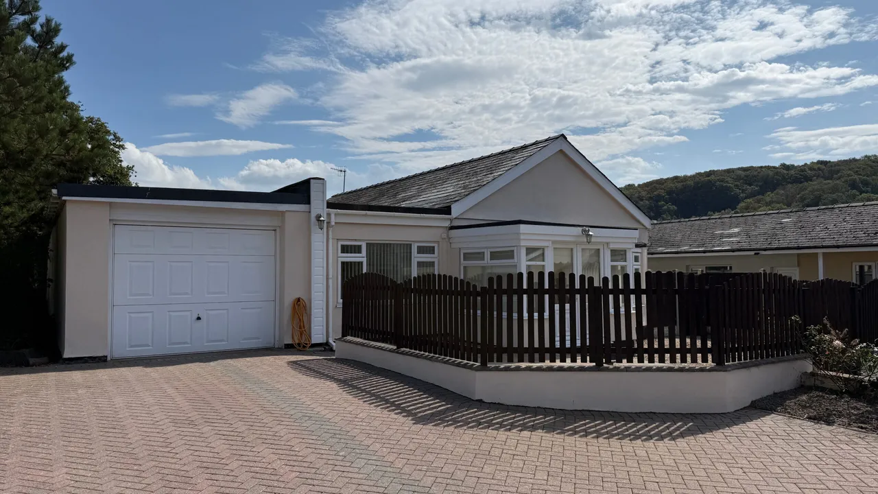 3 bed house for sale, Riverside Place, Llanbedr, LL45
