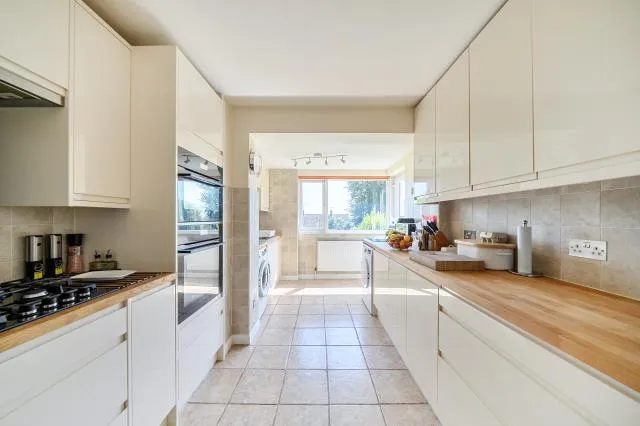 Woodcote Green, Downley, HP13, photo 3