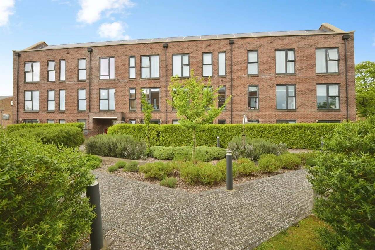 2 bed flat for sale, Hedley Road, St. Albans, AL1