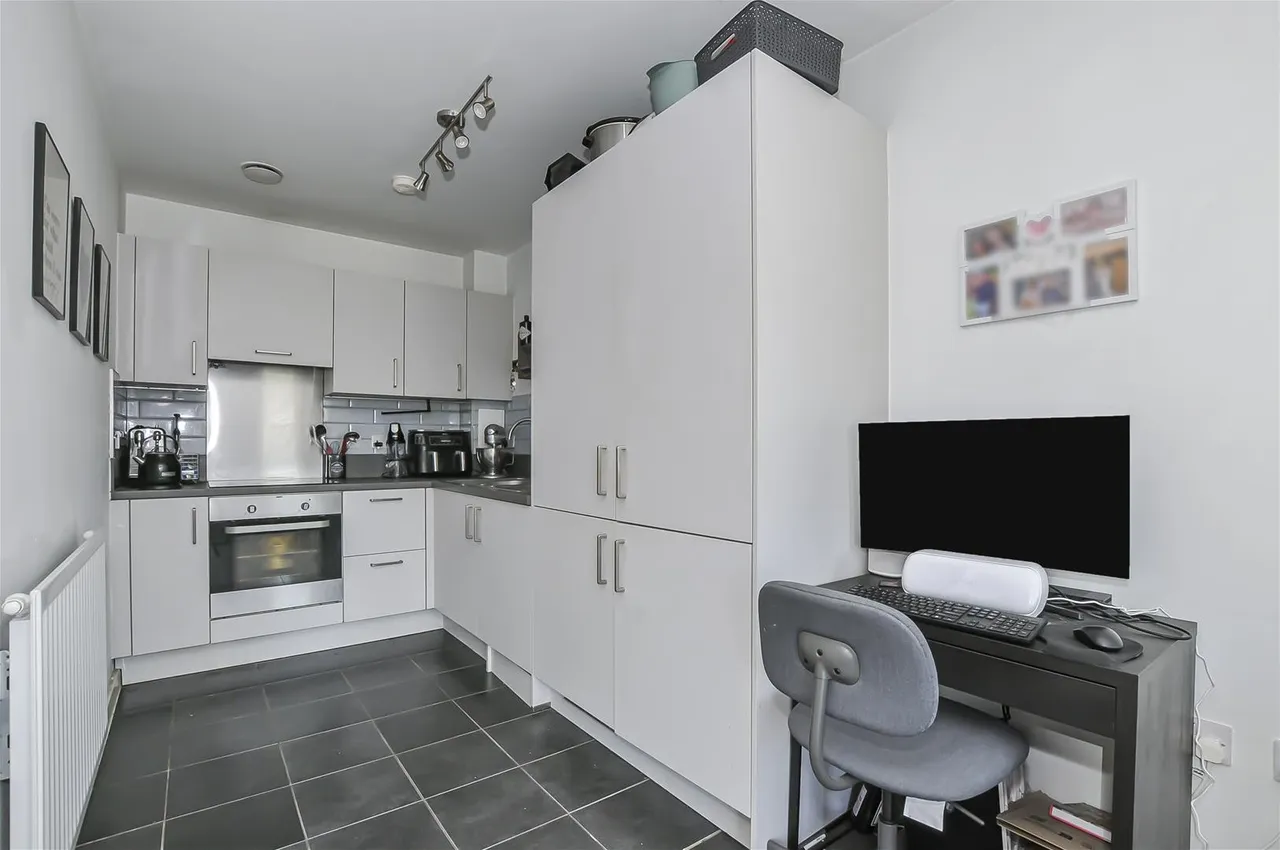 Barnes Wallis Way Bricket Wood, St. Albans AL2 3FL, photo 6