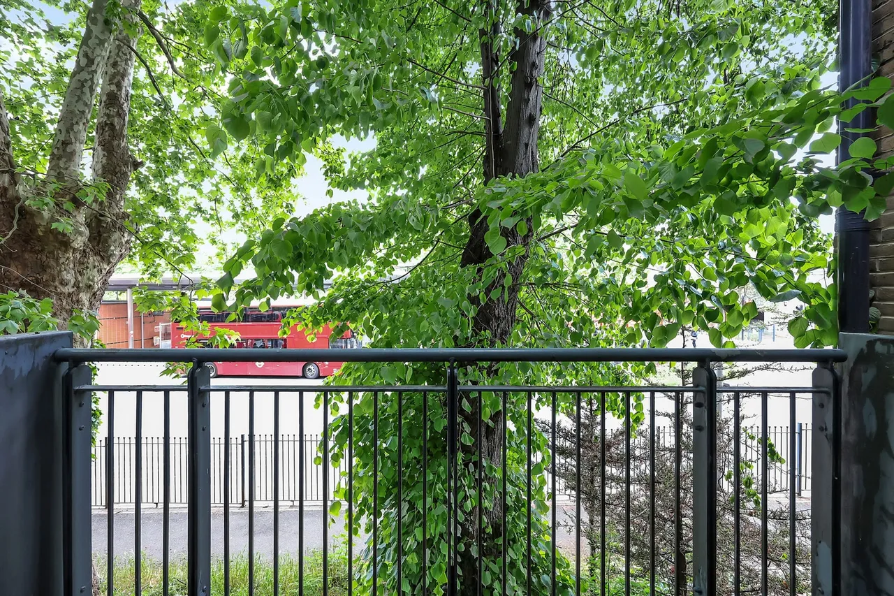 Flat 33, The Point, 5 Tower Mews, London, Greater London, E17 7JU, photo 11