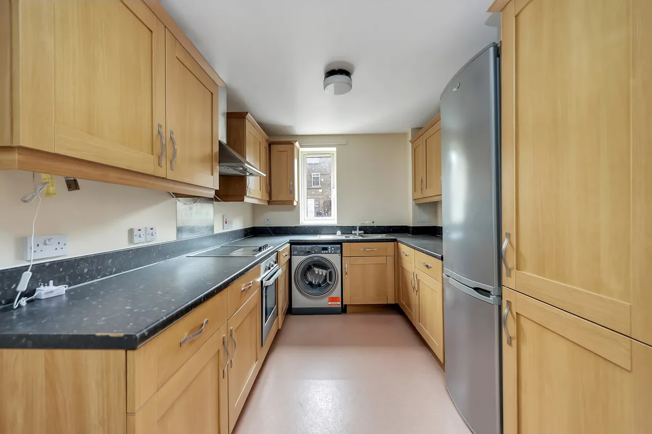 Flat 33, The Point, 5 Tower Mews, London, Greater London, E17 7JU, photo 5