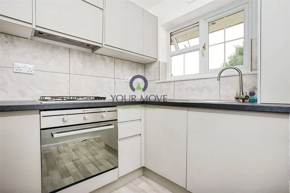 Robin Hood Lane, Sutton, Surrey, SM1, photo 2