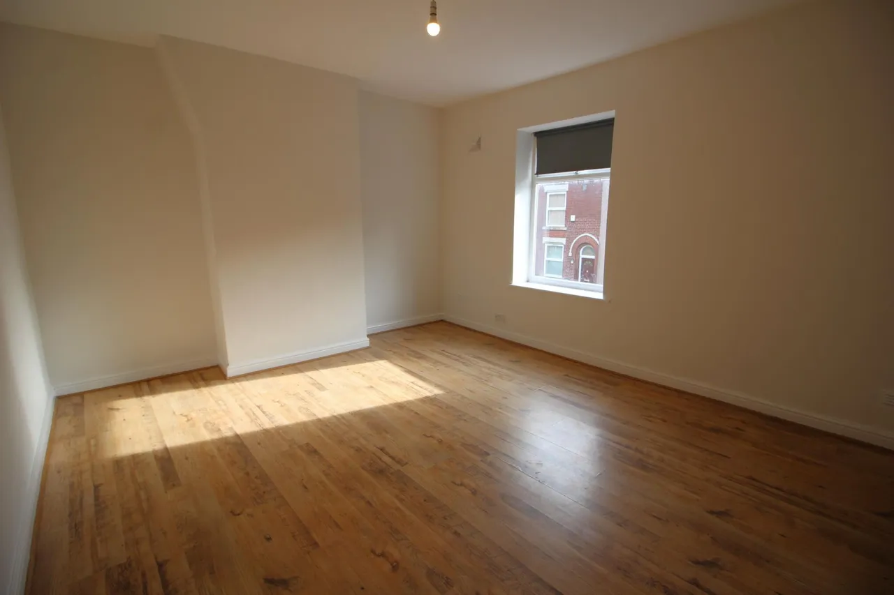 Coalshaw Green Road, Oldham, OL9, photo 8