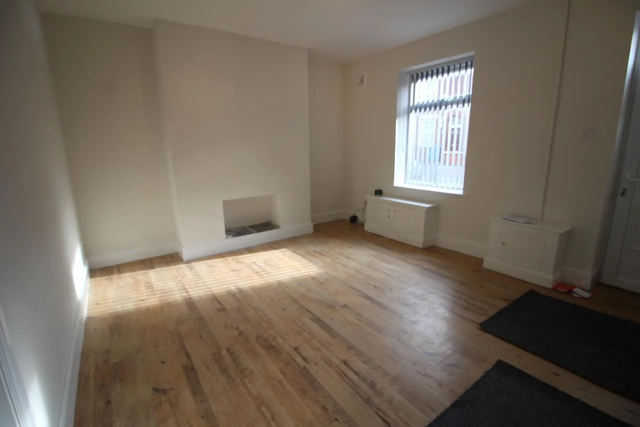 Coalshaw Green Road, Oldham, OL9, photo 2