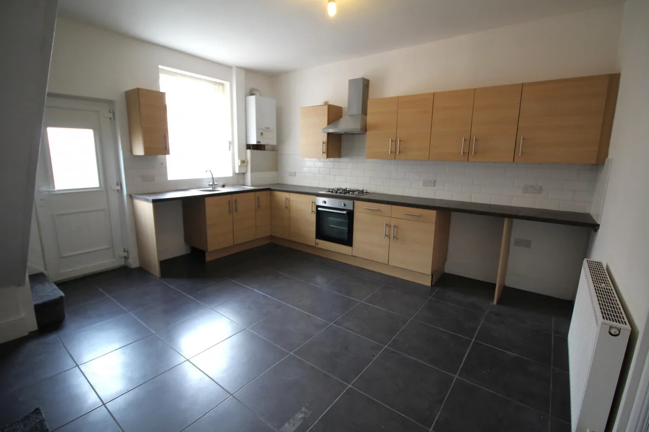 Coalshaw Green Road, Oldham, OL9, photo 5