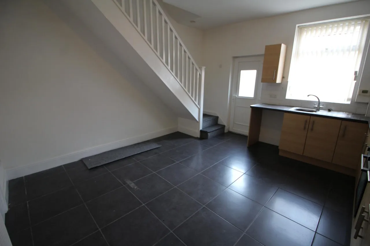 Coalshaw Green Road, Oldham, OL9, photo 6
