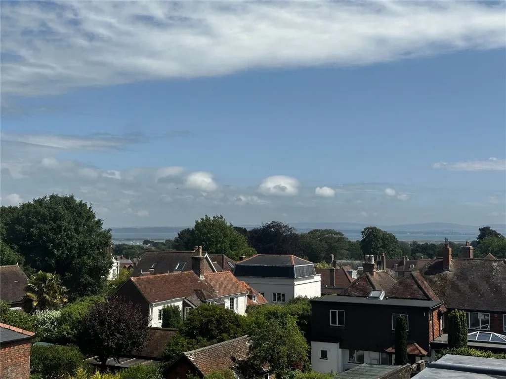 Lymington, Hampshire, photo 3