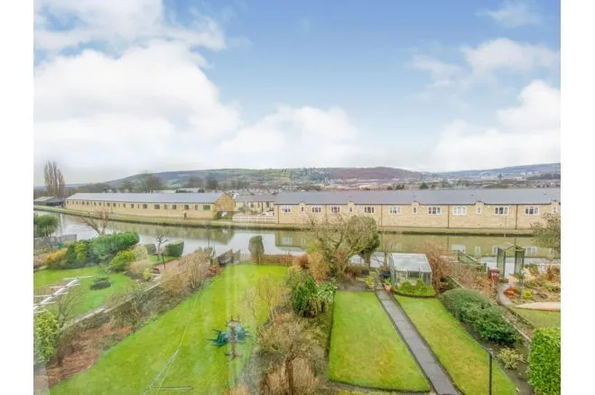 Granby Drive, Riddlesden, photo 2