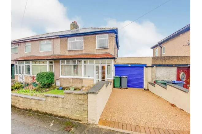 3 bed house for sale — Granby Drive, Riddlesden