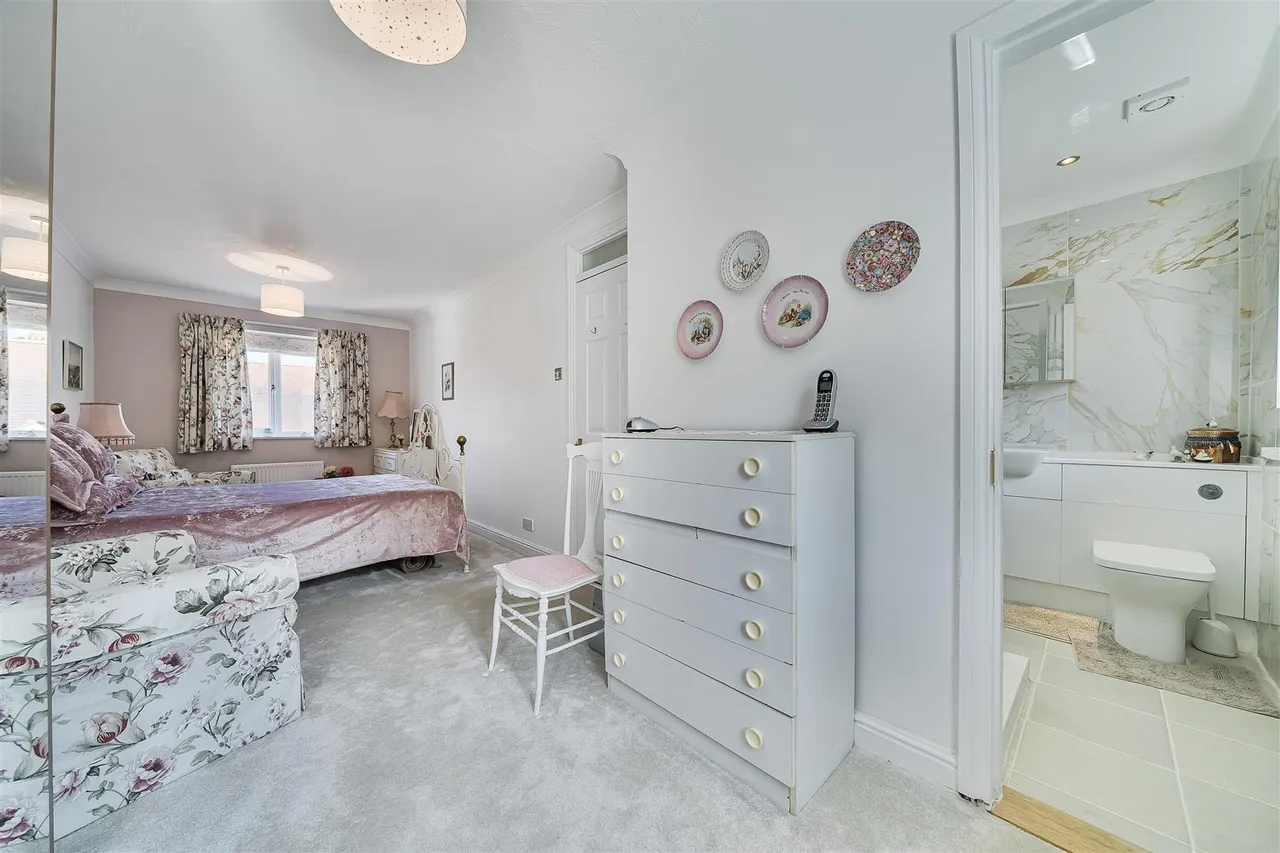 Gainsborough Mews, Titchfield, photo 11