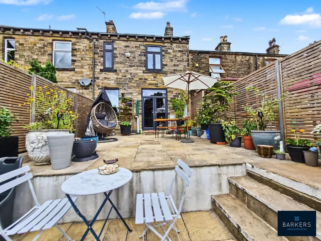 Moor View, North View Road, East Bierley BD4 6NT, photo 2