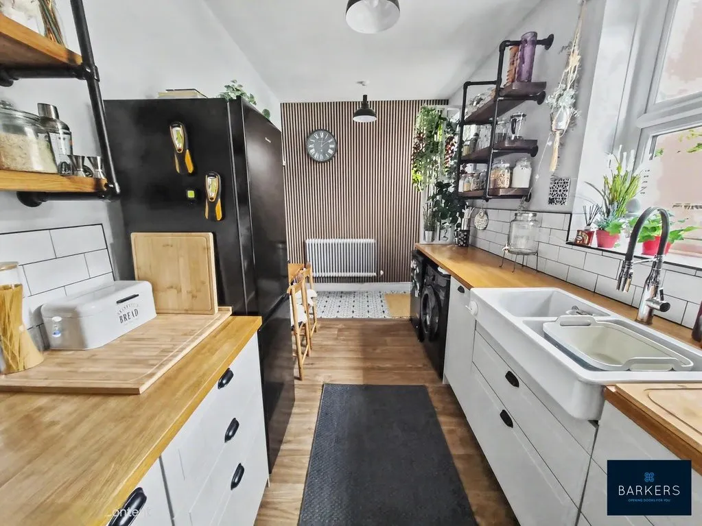 Moor View, North View Road, East Bierley BD4 6NT, photo 5