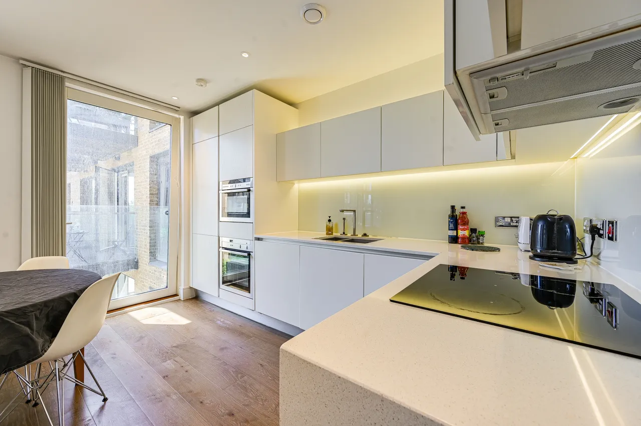 142 Wallace Court, 52 Tizzard Grove, London, photo 6