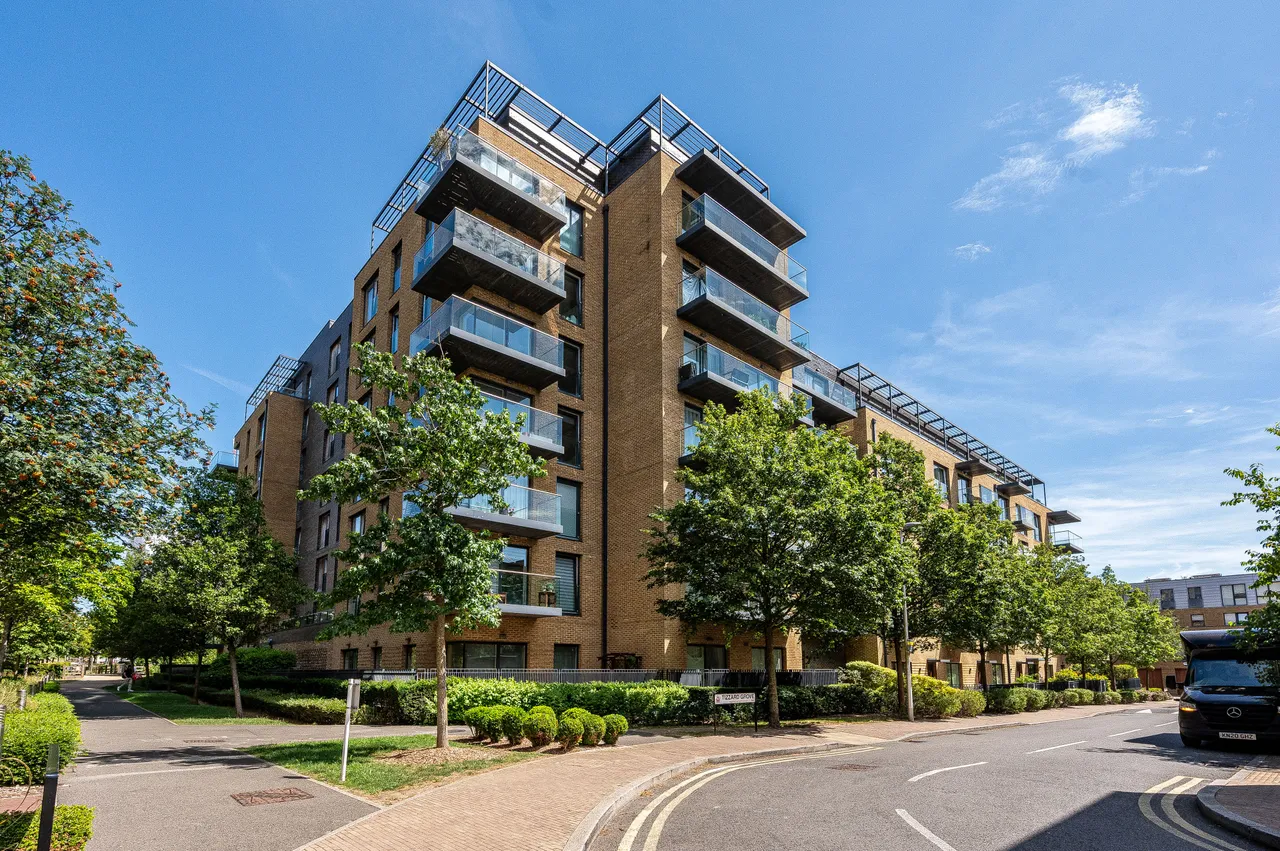 2 bed flat to rent — 142 Wallace Court, 52 Tizzard Grove, London