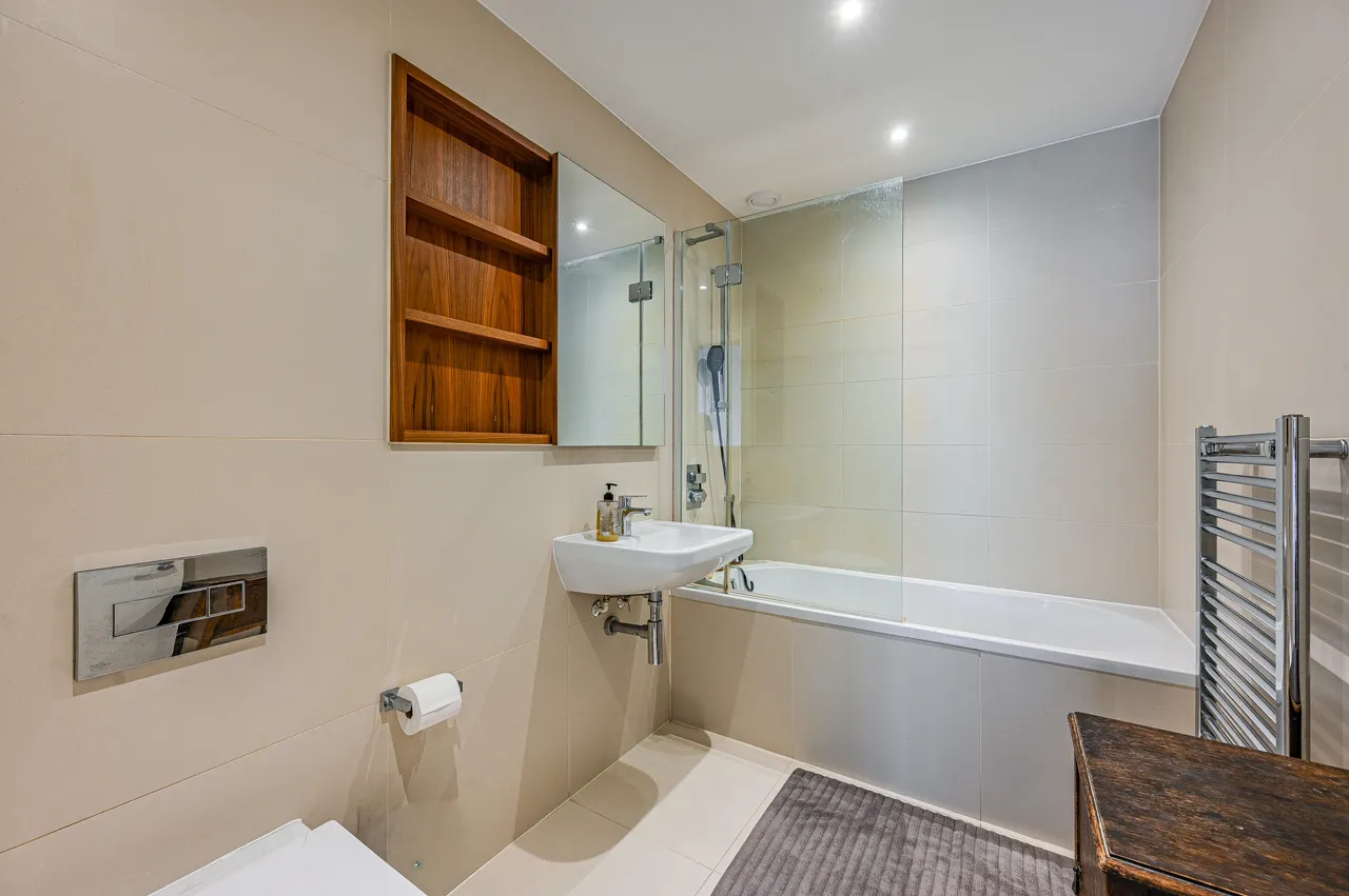 142 Wallace Court, 52 Tizzard Grove, London, photo 10