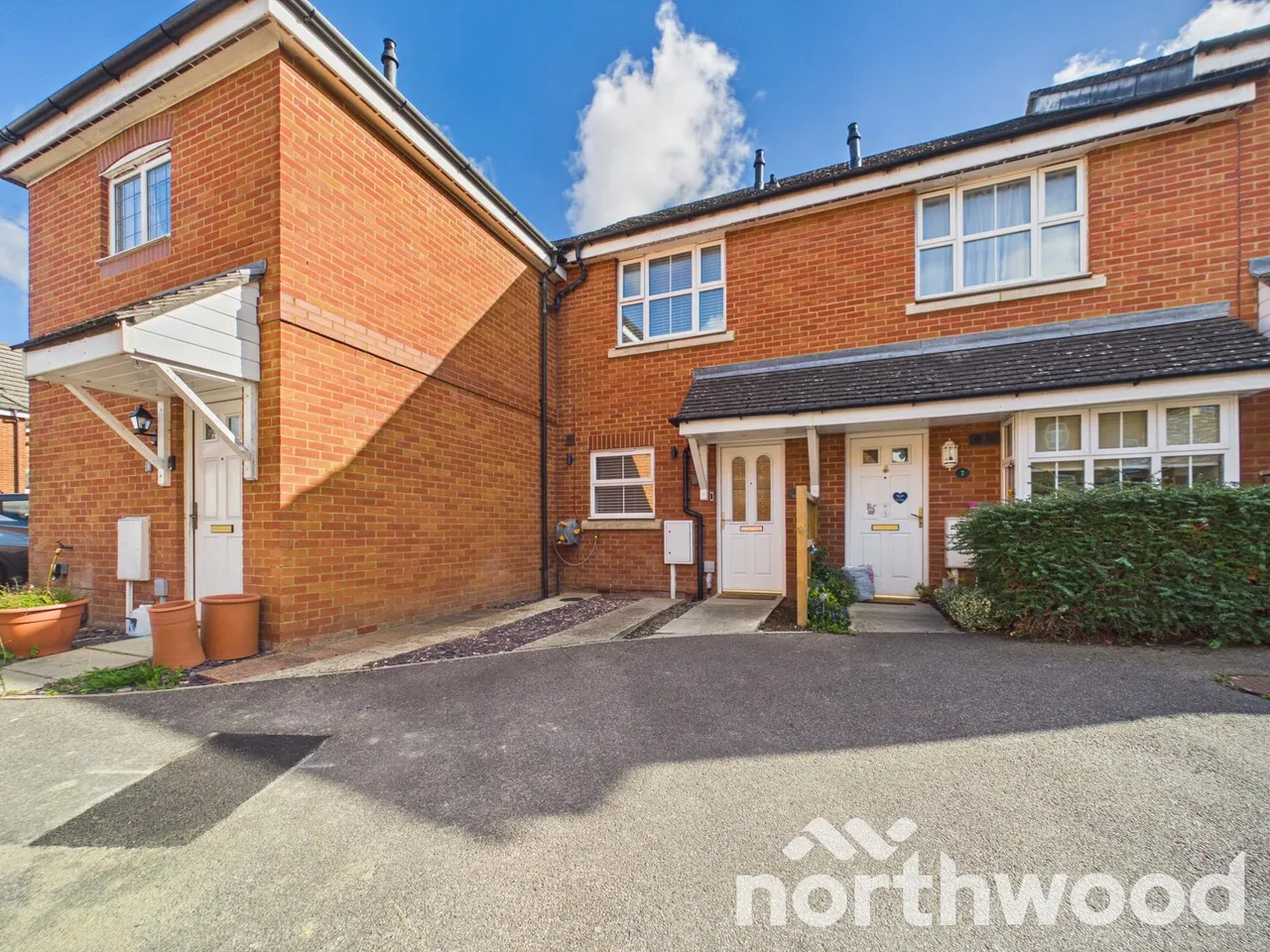 2 bed house for sale, Gravelly Field, Singleton, TN23