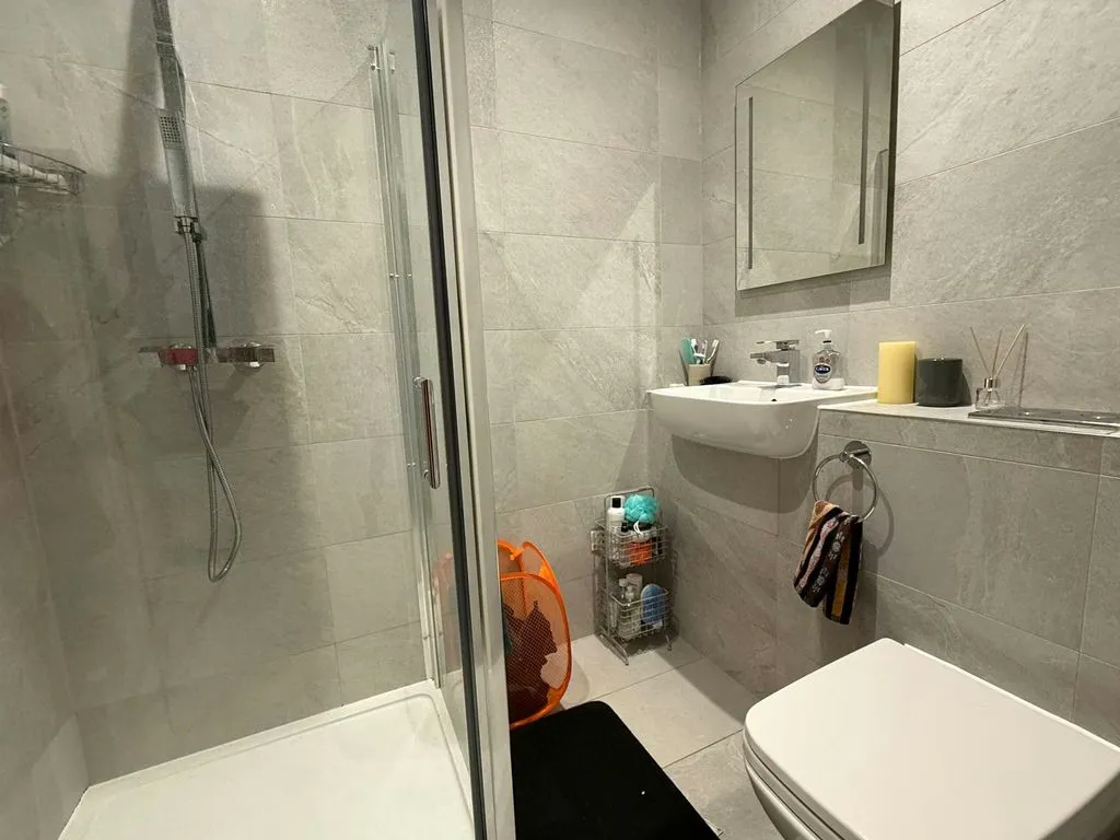 352 Avebury Boulevard, Milton Keynes, Buckinghamshire, MK9 2JH, photo 5