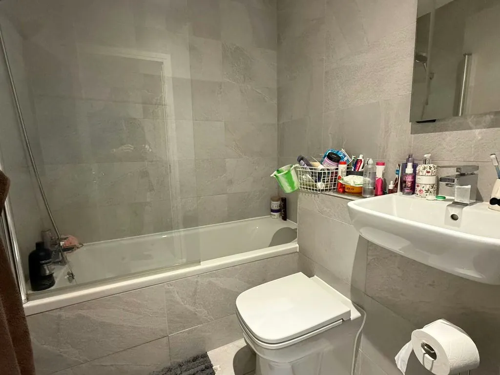 352 Avebury Boulevard, Milton Keynes, Buckinghamshire, MK9 2JH, photo 7
