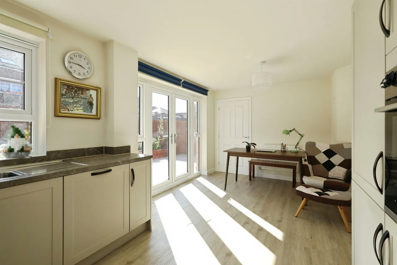 Harlequin Drive, Worksop, photo 4