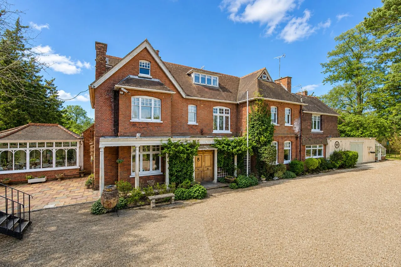 9 bed house for sale, Barnet Lane, Elstree, WD6