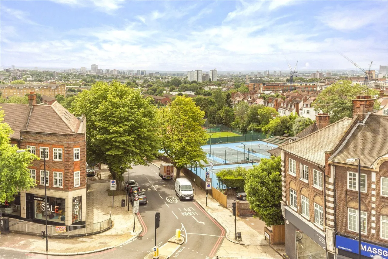 Finchley Road, London, NW3, photo 14