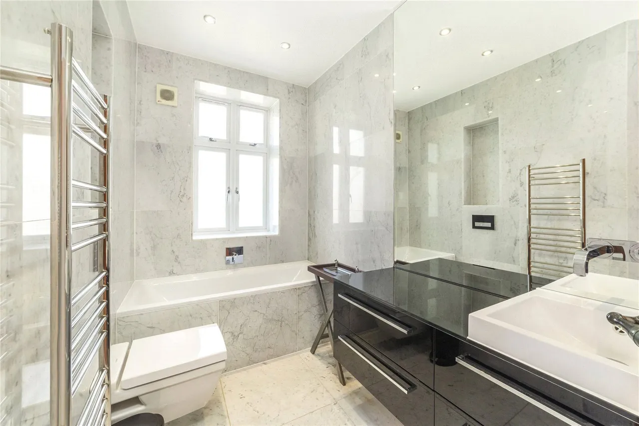 Finchley Road, London, NW3, photo 6