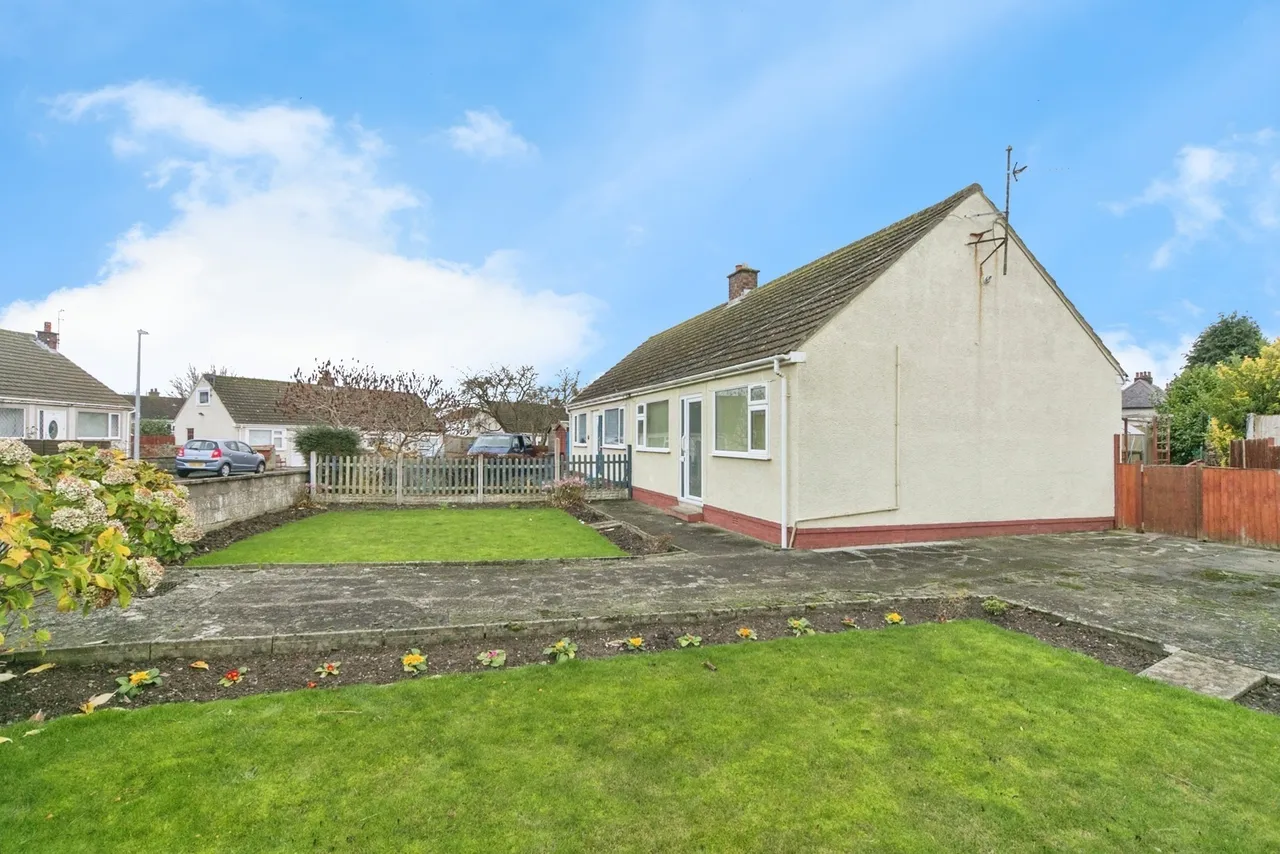 Y Glyn, Llandudno Junction, LL31, photo 13