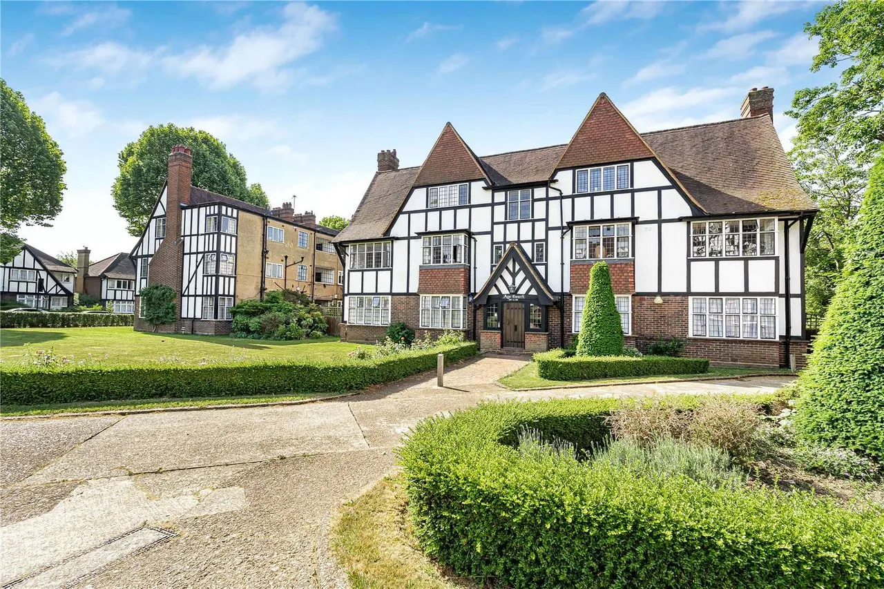 Monks Drive, London, W3 0EA, photo 3