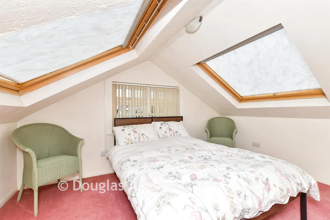 Beverley Gardens, Hornchurch, RM11, photo 17