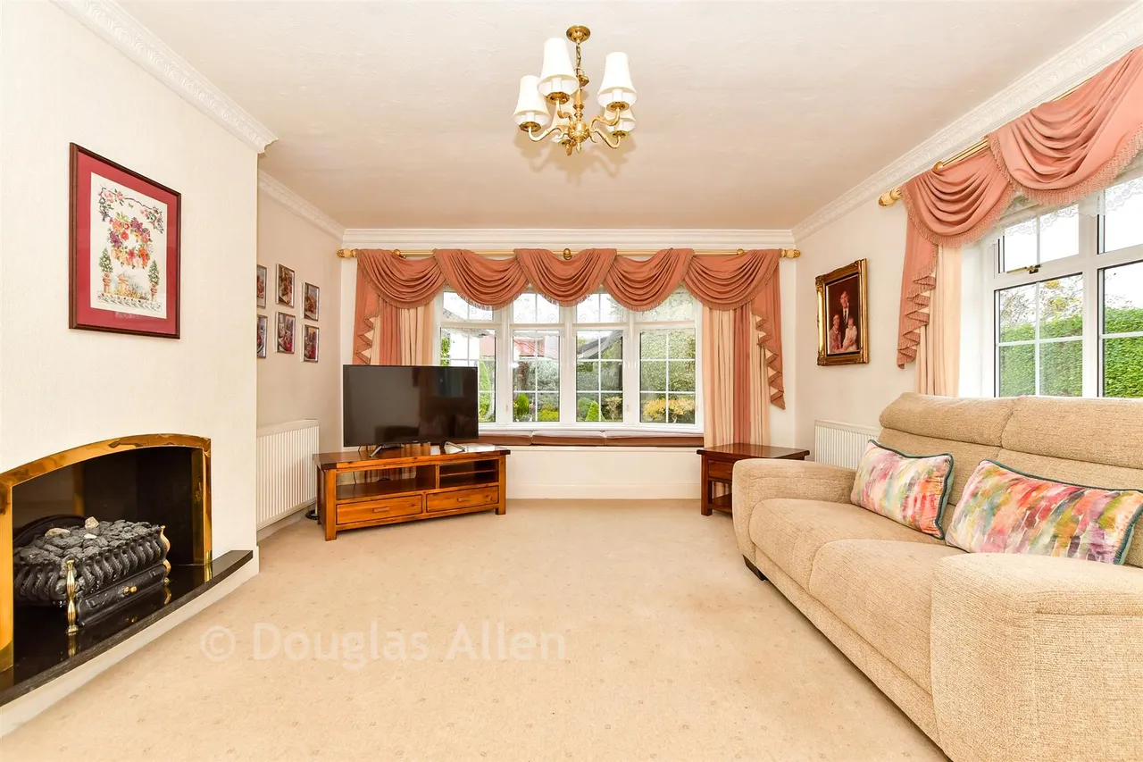 Beverley Gardens, Hornchurch, RM11, photo 3