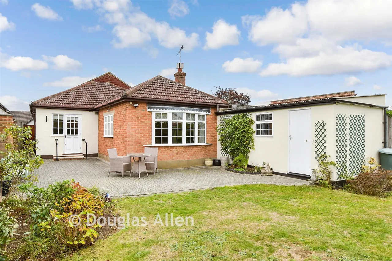 Beverley Gardens, Hornchurch, RM11, photo 2