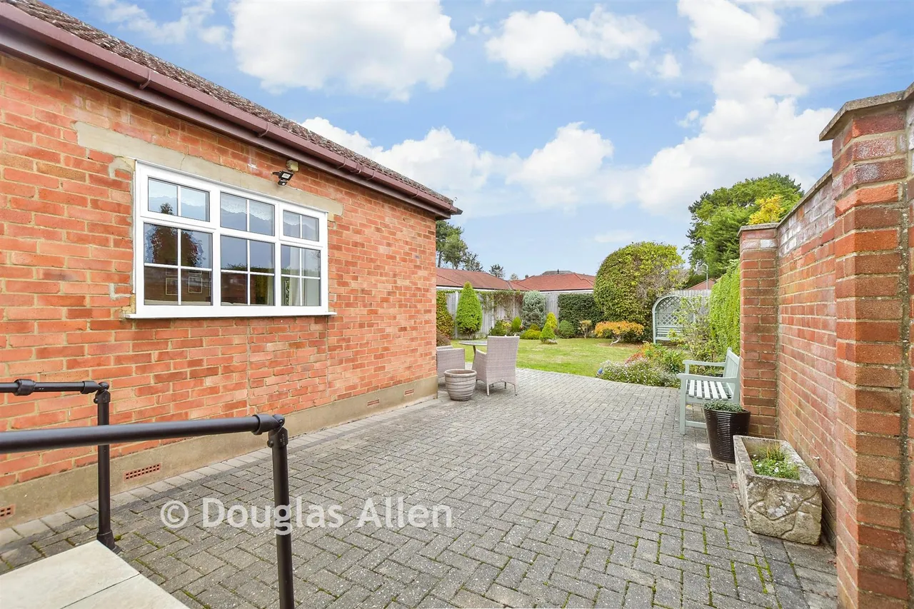Beverley Gardens, Hornchurch, RM11, photo 9