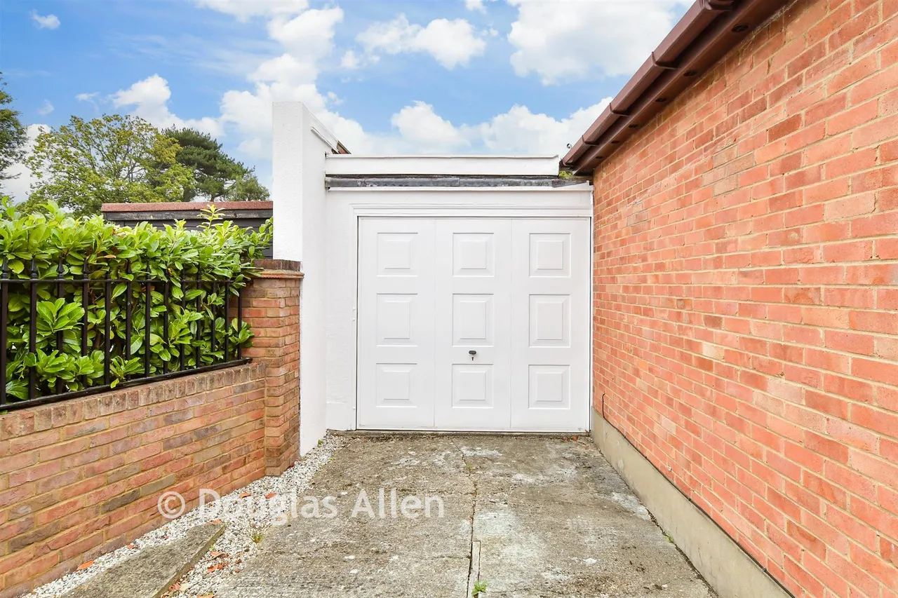 Beverley Gardens, Hornchurch, RM11, photo 11