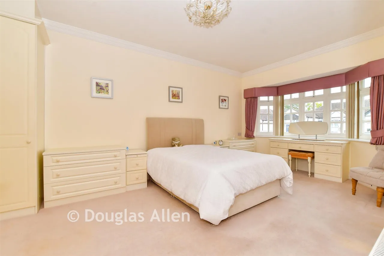 Beverley Gardens, Hornchurch, RM11, photo 13