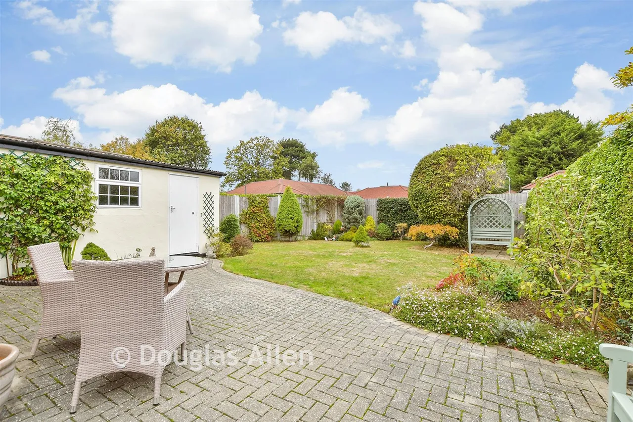Beverley Gardens, Hornchurch, RM11, photo 10