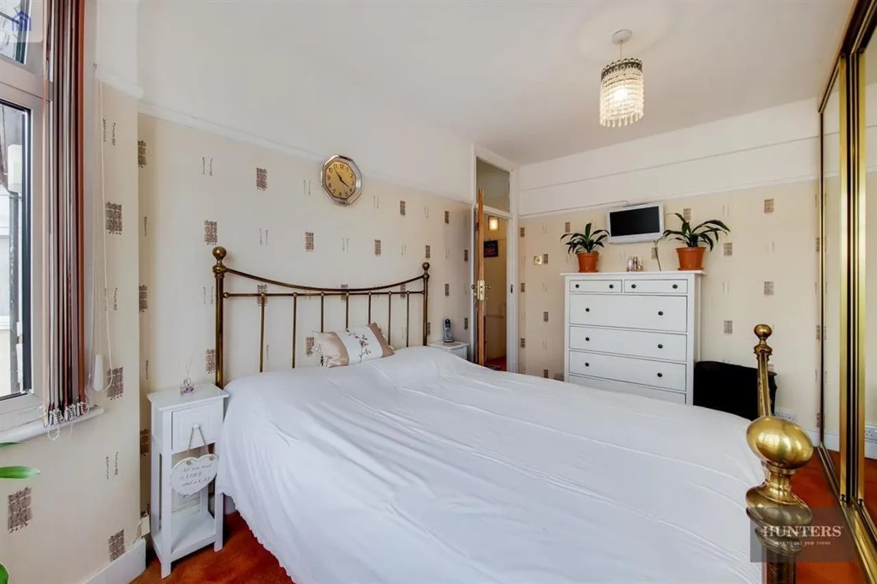 Roxy Avenue, Chadwell Heath, RM6, photo 9