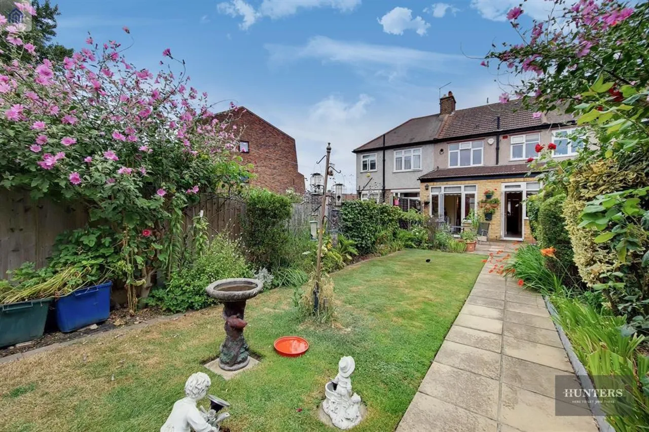 Roxy Avenue, Chadwell Heath, RM6, photo 12