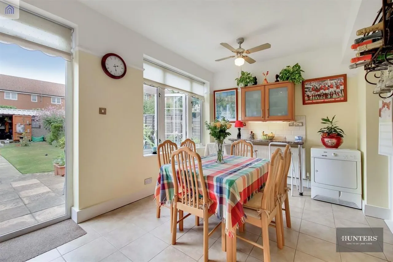 Roxy Avenue, Chadwell Heath, RM6, photo 4
