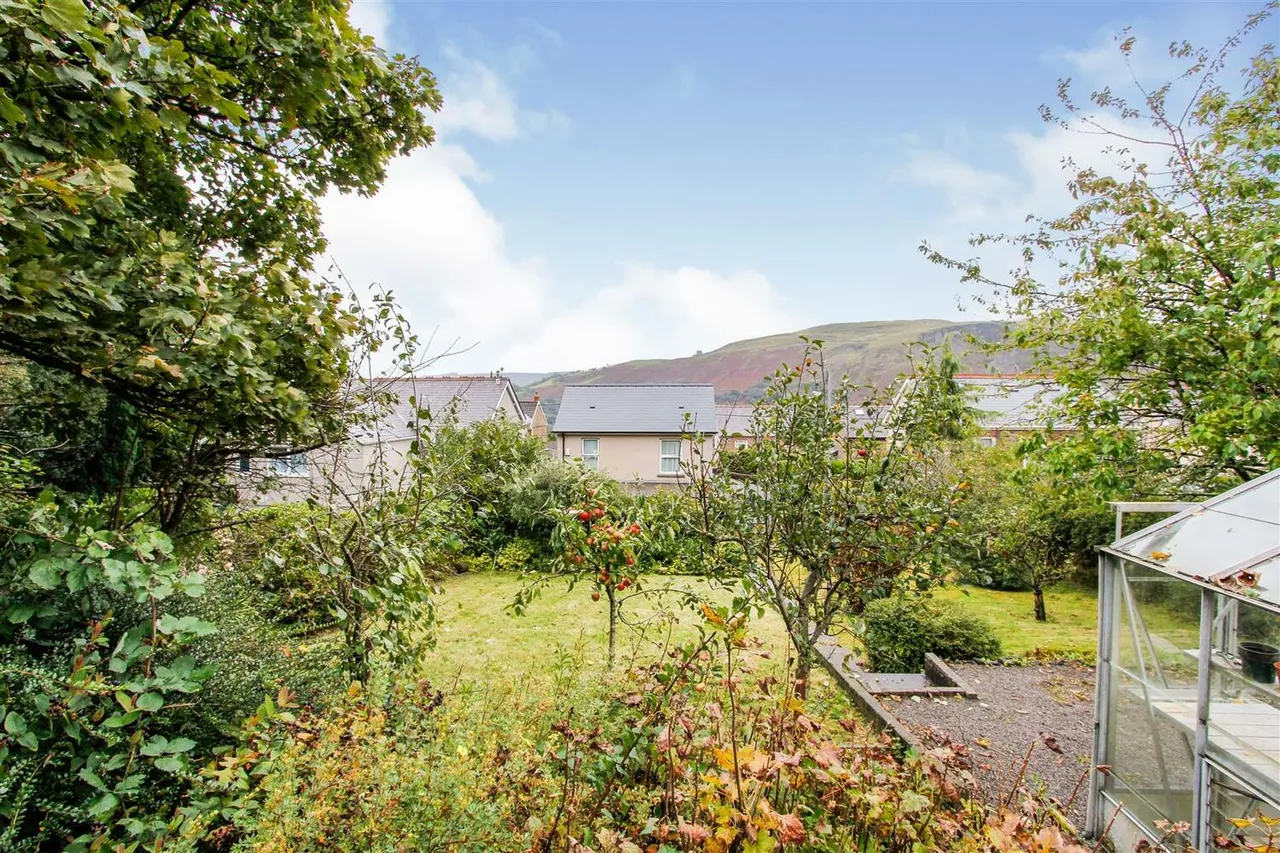 , Clare Road, Ystalyfera, Swansea, photo 4