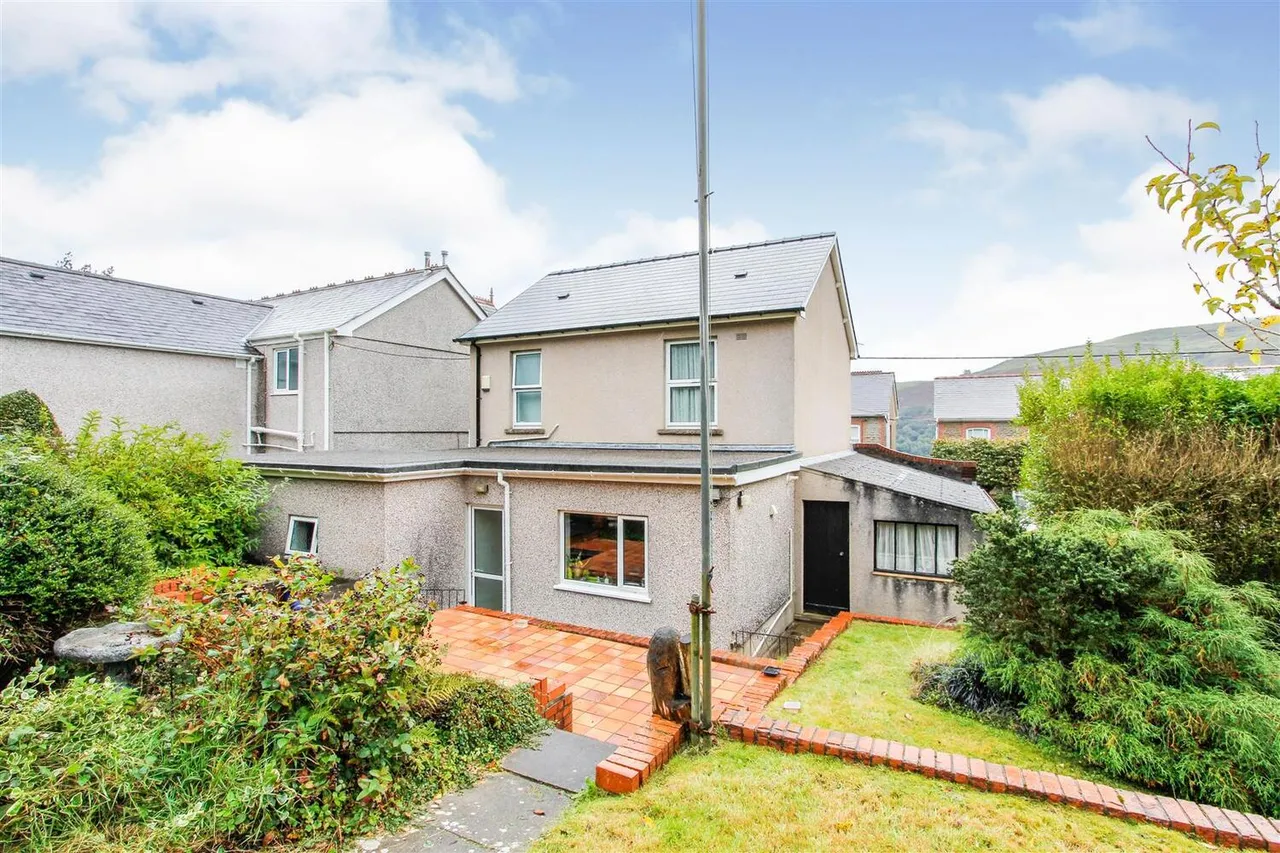 , Clare Road, Ystalyfera, Swansea, photo 5