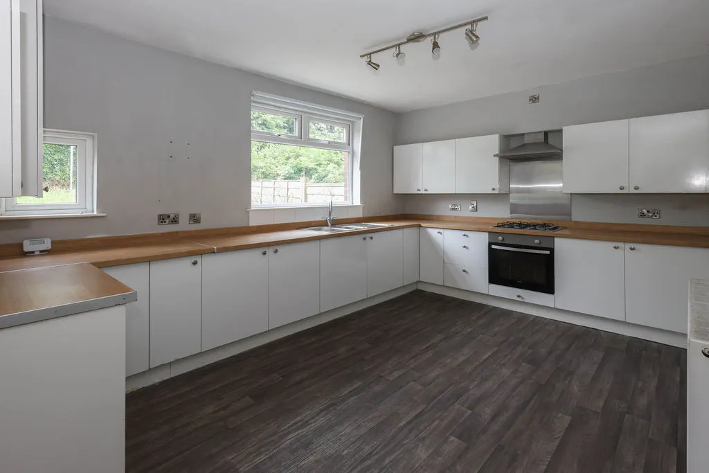 Lightburn Avenue, Littleborough OL15 8QB, photo 3