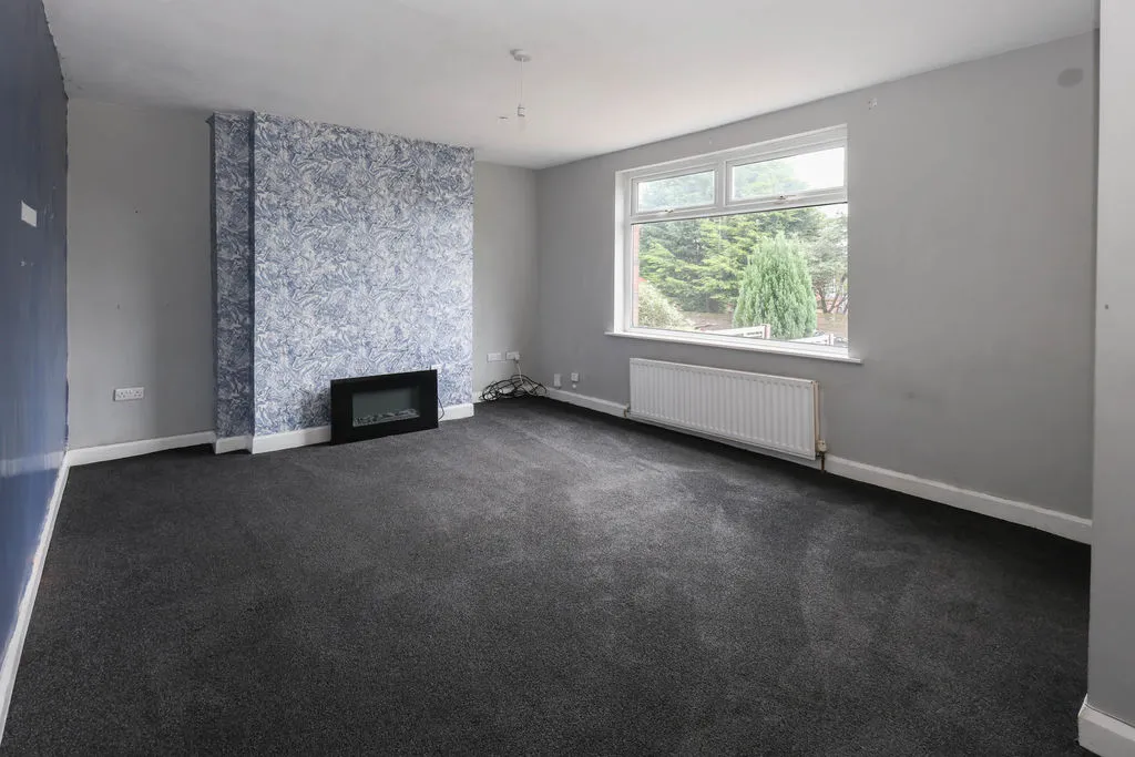 Lightburn Avenue, Littleborough OL15 8QB, photo 2