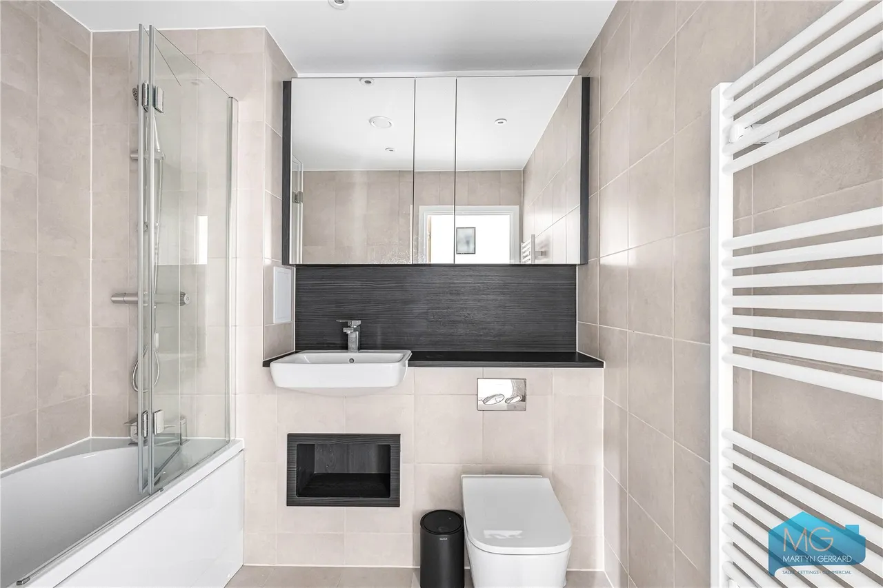Medawar Drive, London, NW7, photo 3
