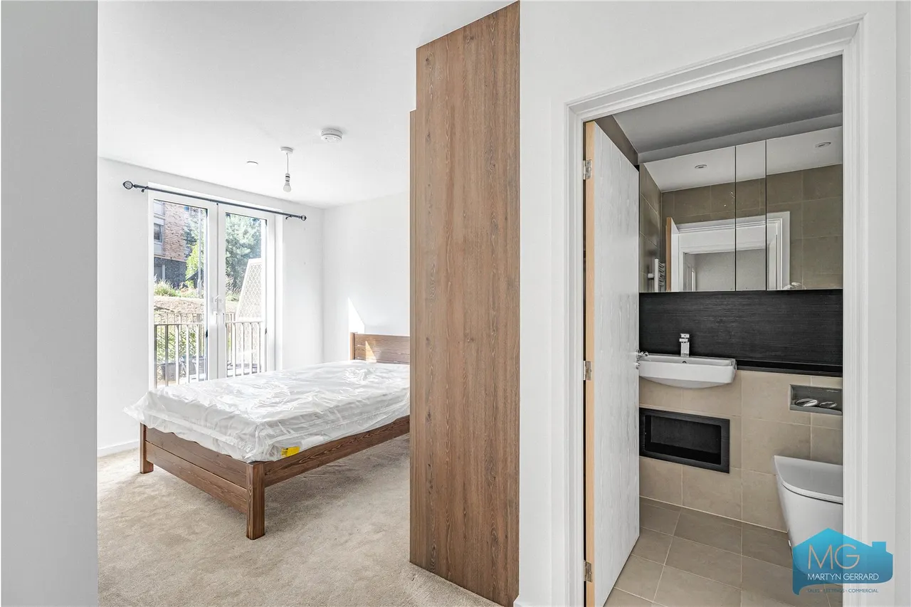 Medawar Drive, London, NW7, photo 8