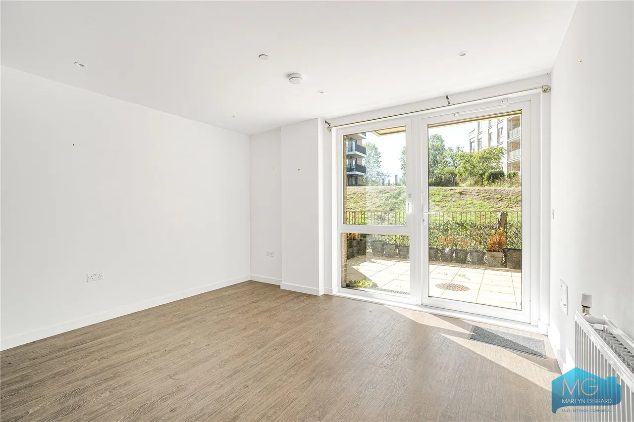 Medawar Drive, London, NW7, photo 4