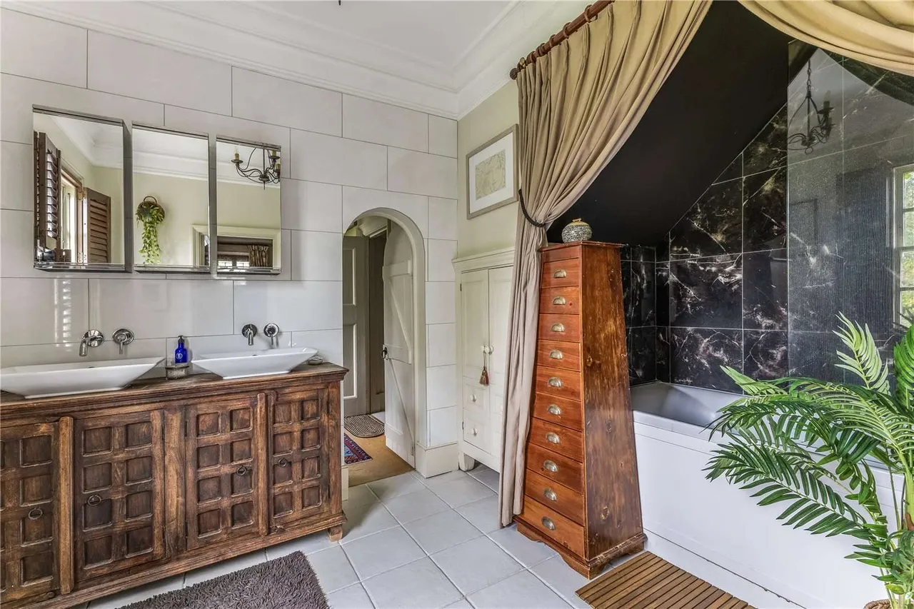 Sandpit Hall Road, Chobham, GU24, photo 12