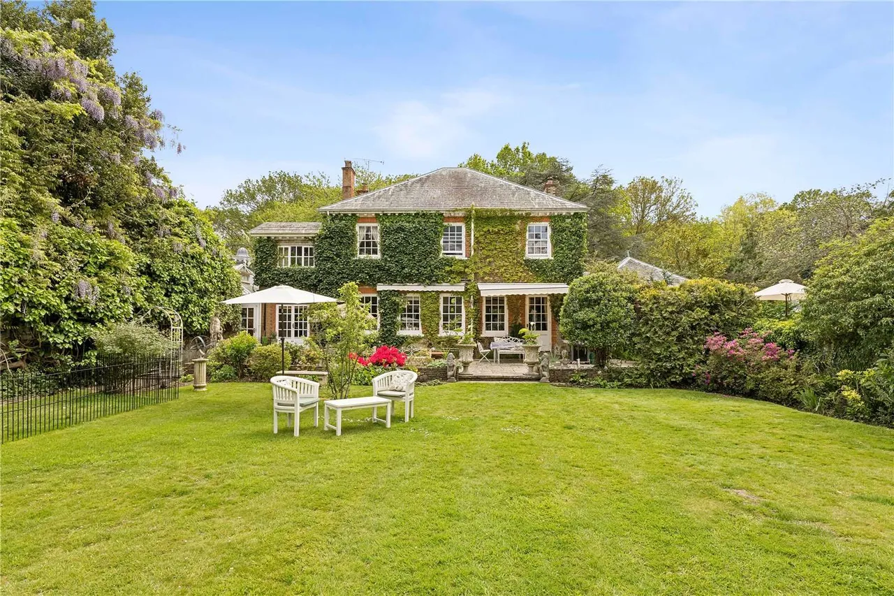 Sandpit Hall Road, Chobham, GU24, photo 15